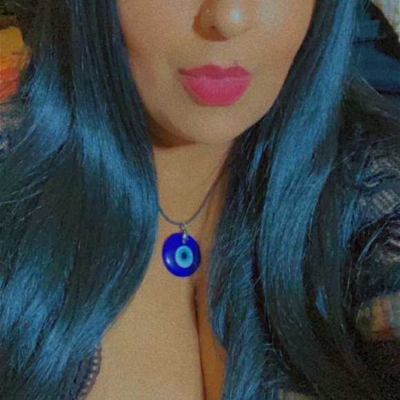 Meet your Posher, Amanda - Picture 2 of 3